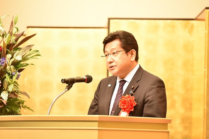 塚田副大臣